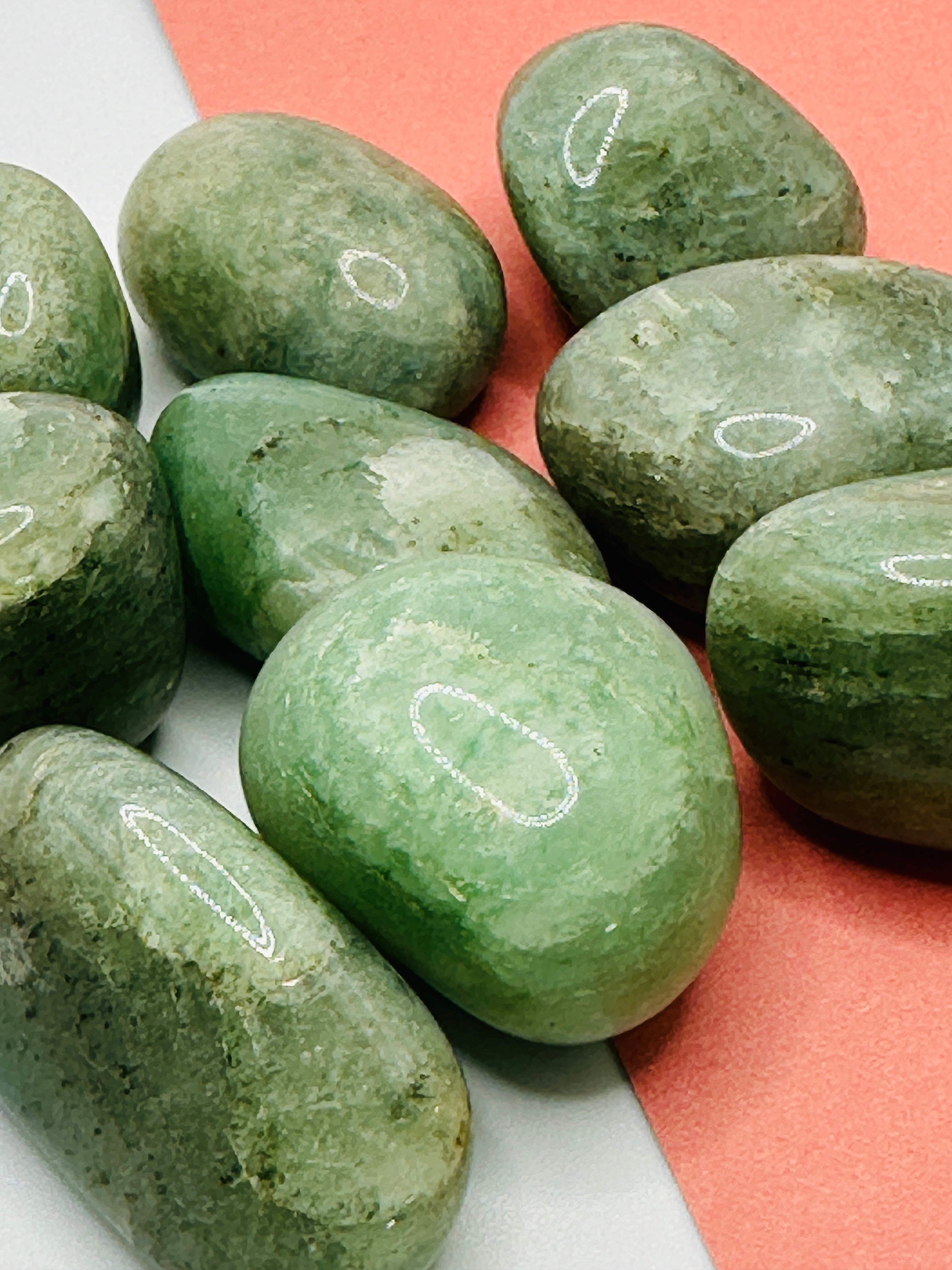 AVENTURIN GRØNN TROMLET - "tiltrekke penger, hell i kjærlighet, selvtillit"