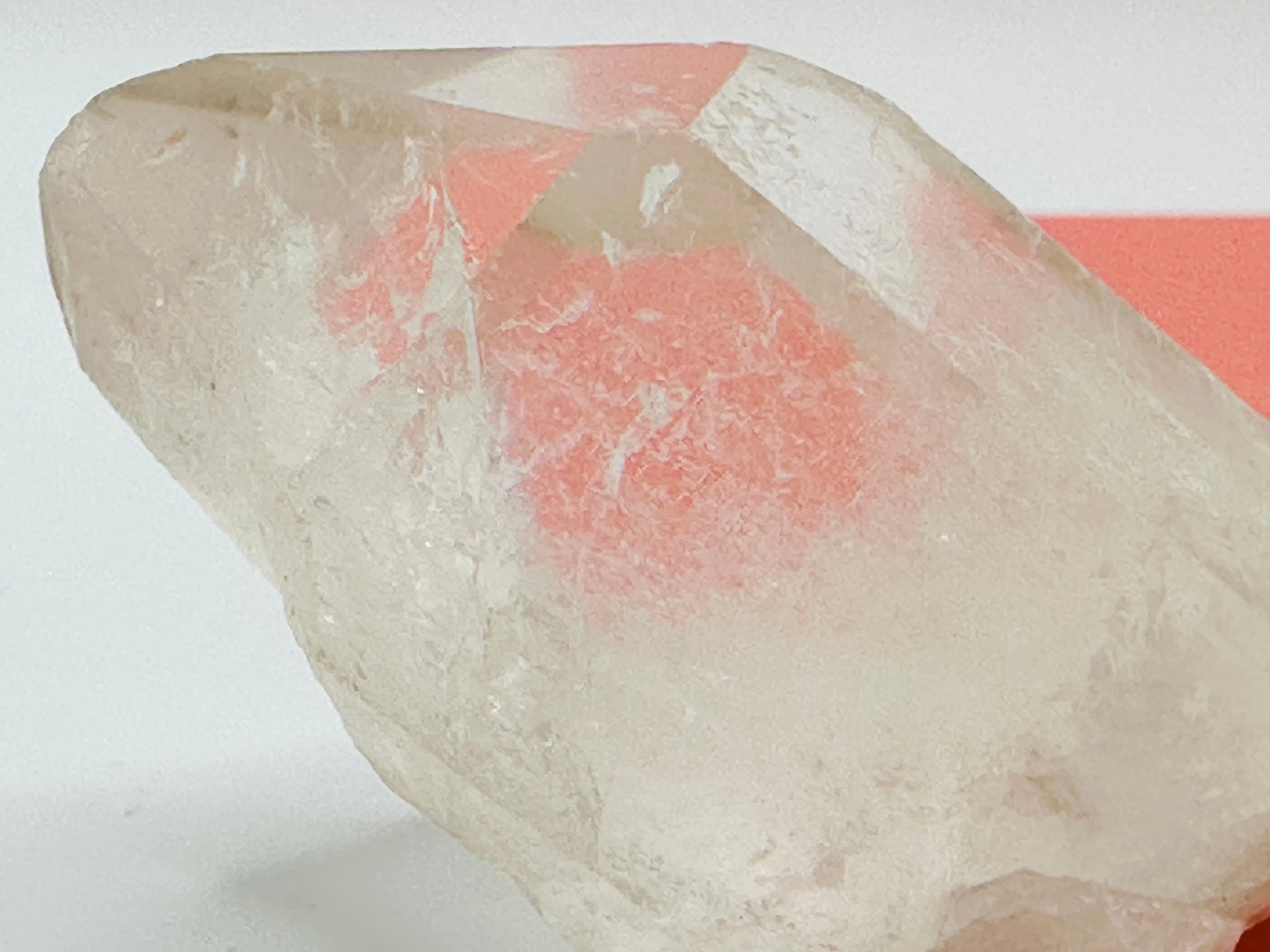 BERGKRYSTALL - "beskytte, smertelindre, styrke intuisjon, rense"