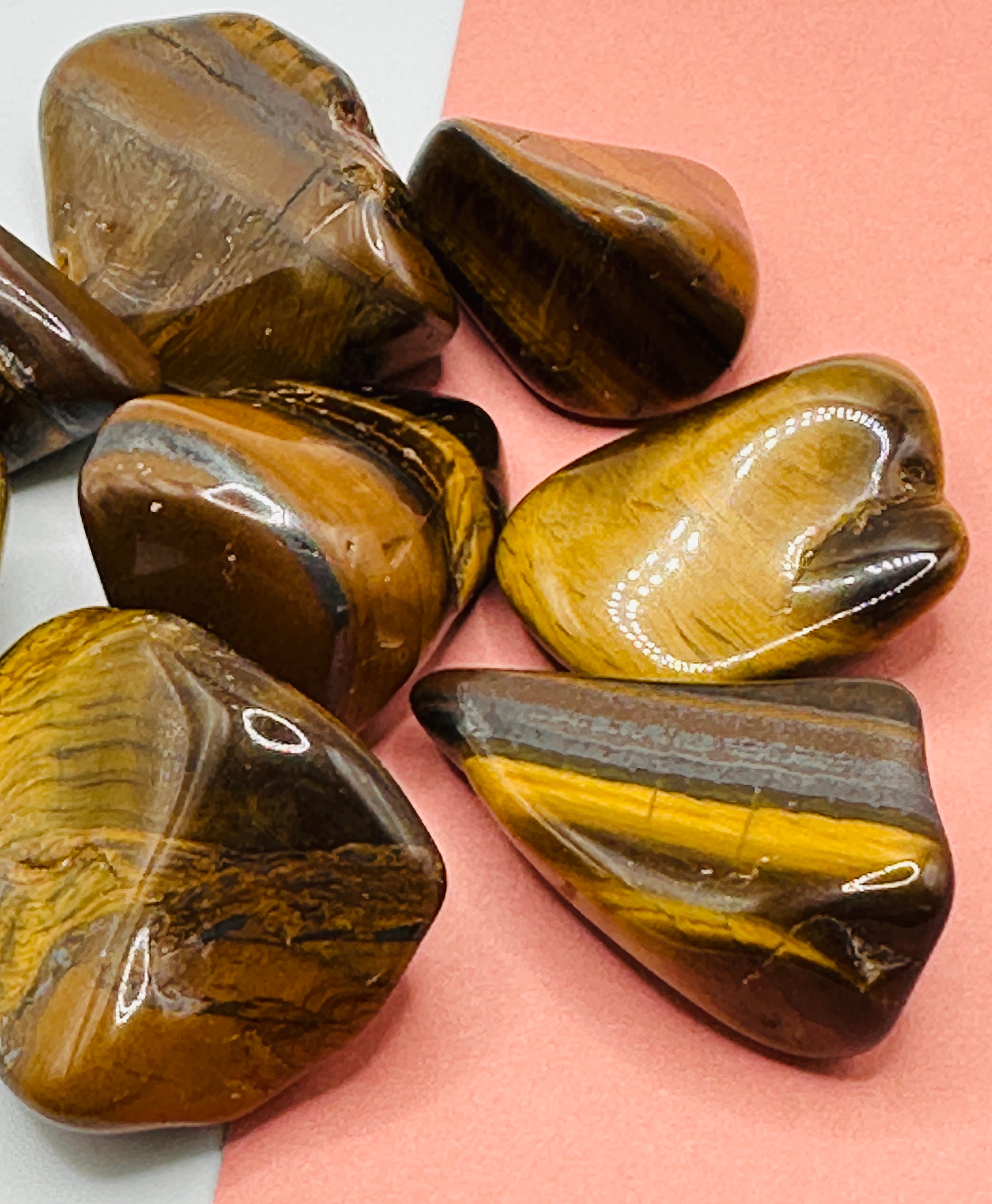 TIGERØYE TROMLET - "beskytter, gir energi, selvtillit, besluttsomhet og handlekraft"