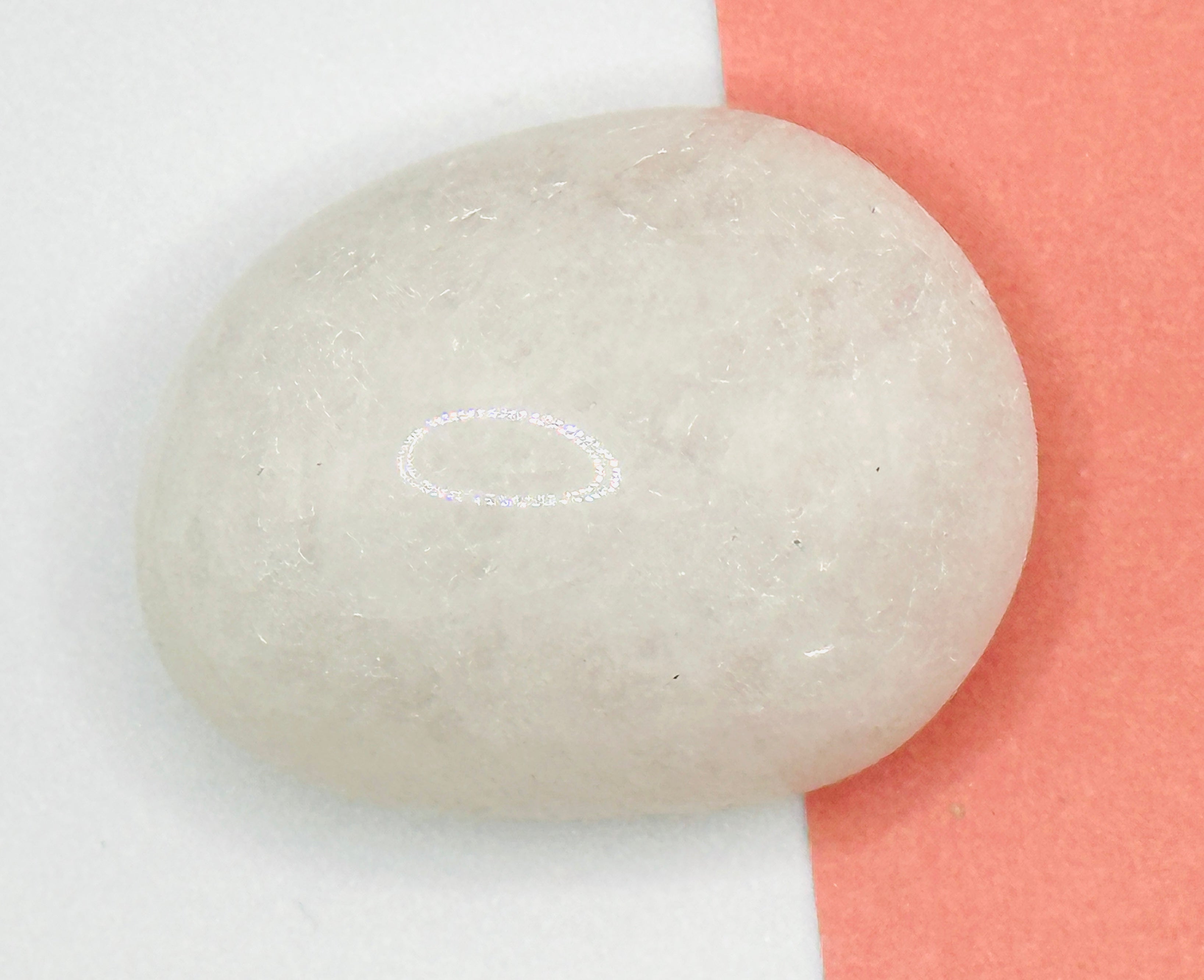 MELKEKVARTS (SNØ) TROMLET - "beroligende, klarhet, konsentrasjon, balanserer yin og yang"