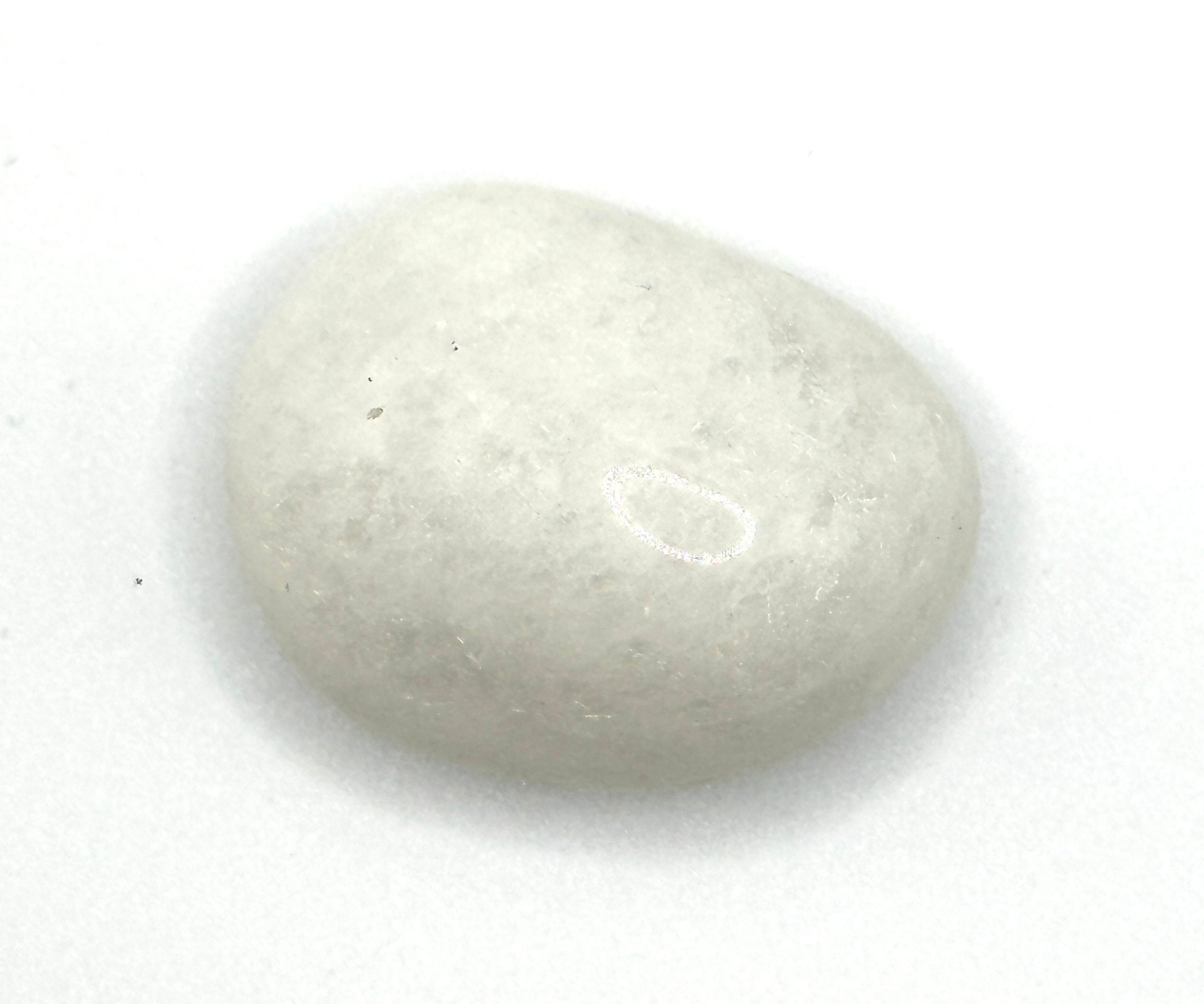 MELKEKVARTS (SNØ) TROMLET - "beroligende, klarhet, konsentrasjon, balanserer yin og yang"