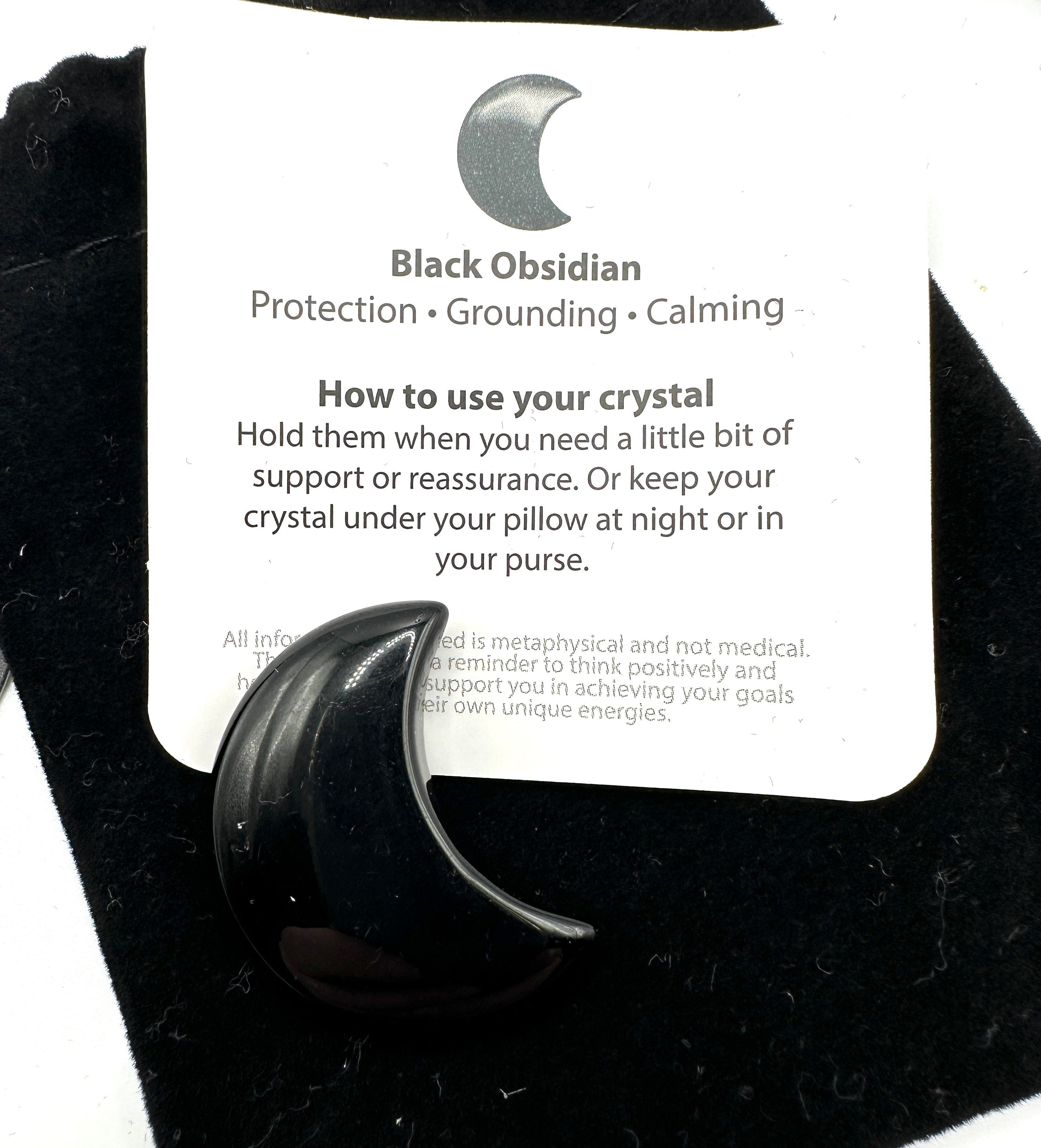 SORT OBSIDIAN - halvmåneformet - "beskytter, renser, fremmer sannhet og innsikt"