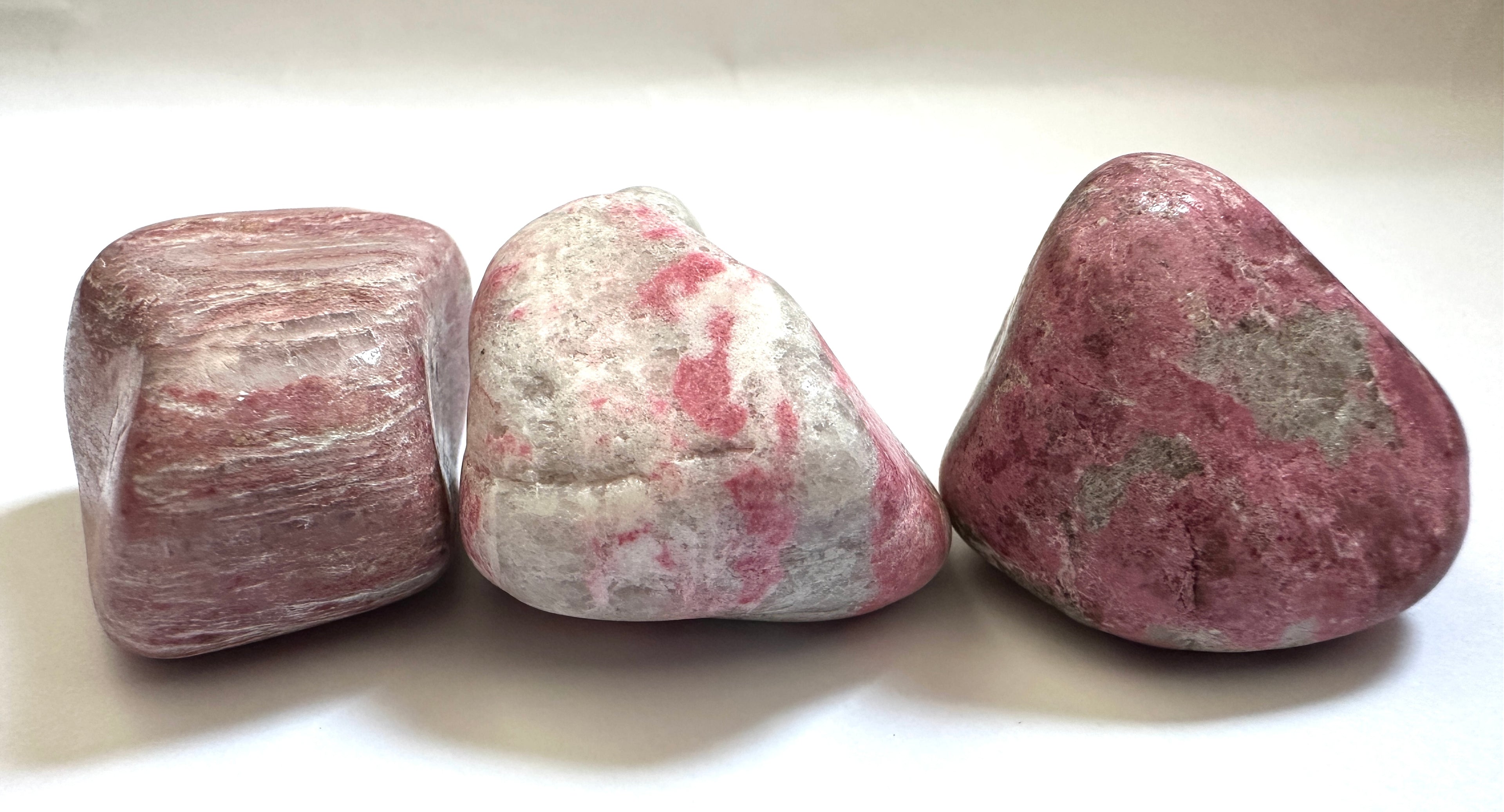 THULITT TROMLET - "fremme kjærlighet, forståelse og harmoni i relasjoner"